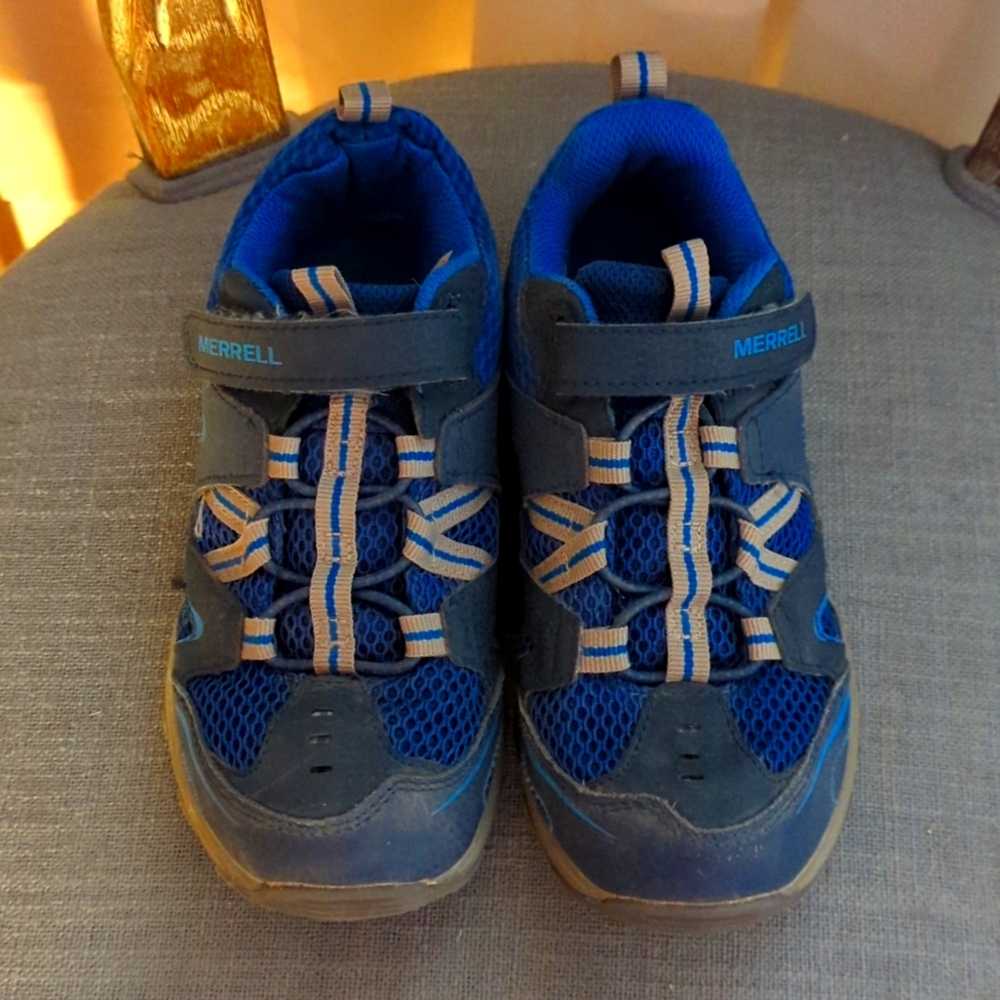 Merrell kids trail shoes size 2 big kids